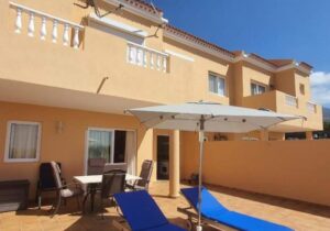 Ferienhaus mit großer Terrasse und Pool im sonnigen Südwesten von Teneriffa